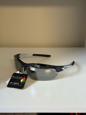 Sport Polarized Men's Sunglasses - Black/Silver